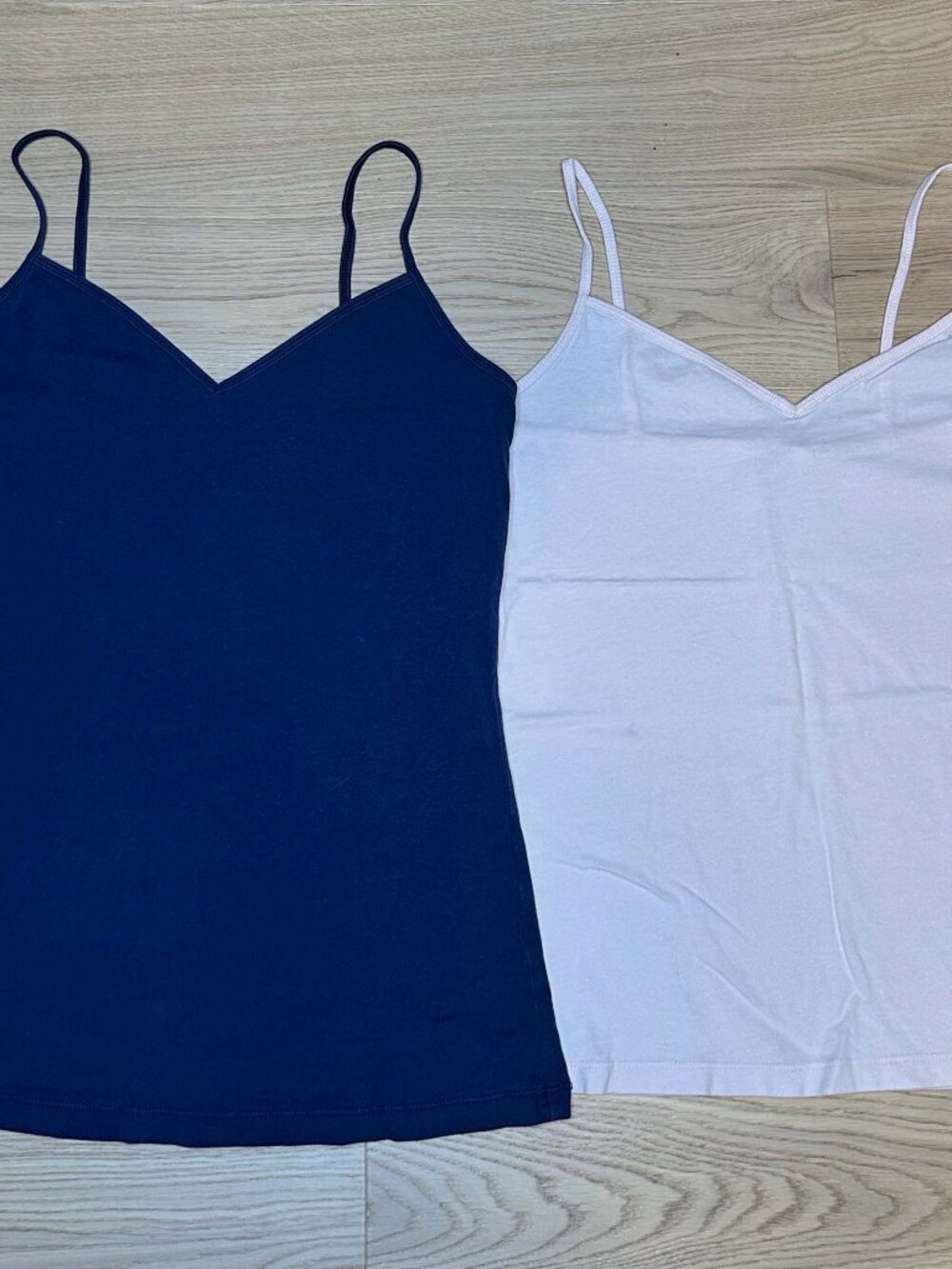 2pc Women's Old Navy V Neck Tank Tops SzS